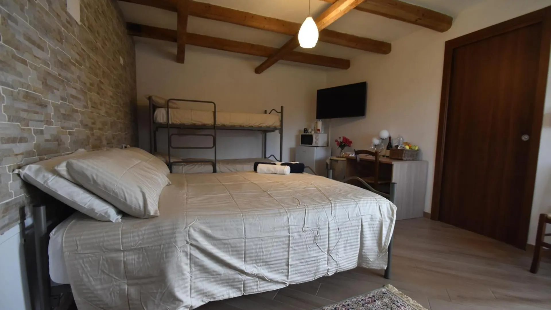Adria Bnb 0*,