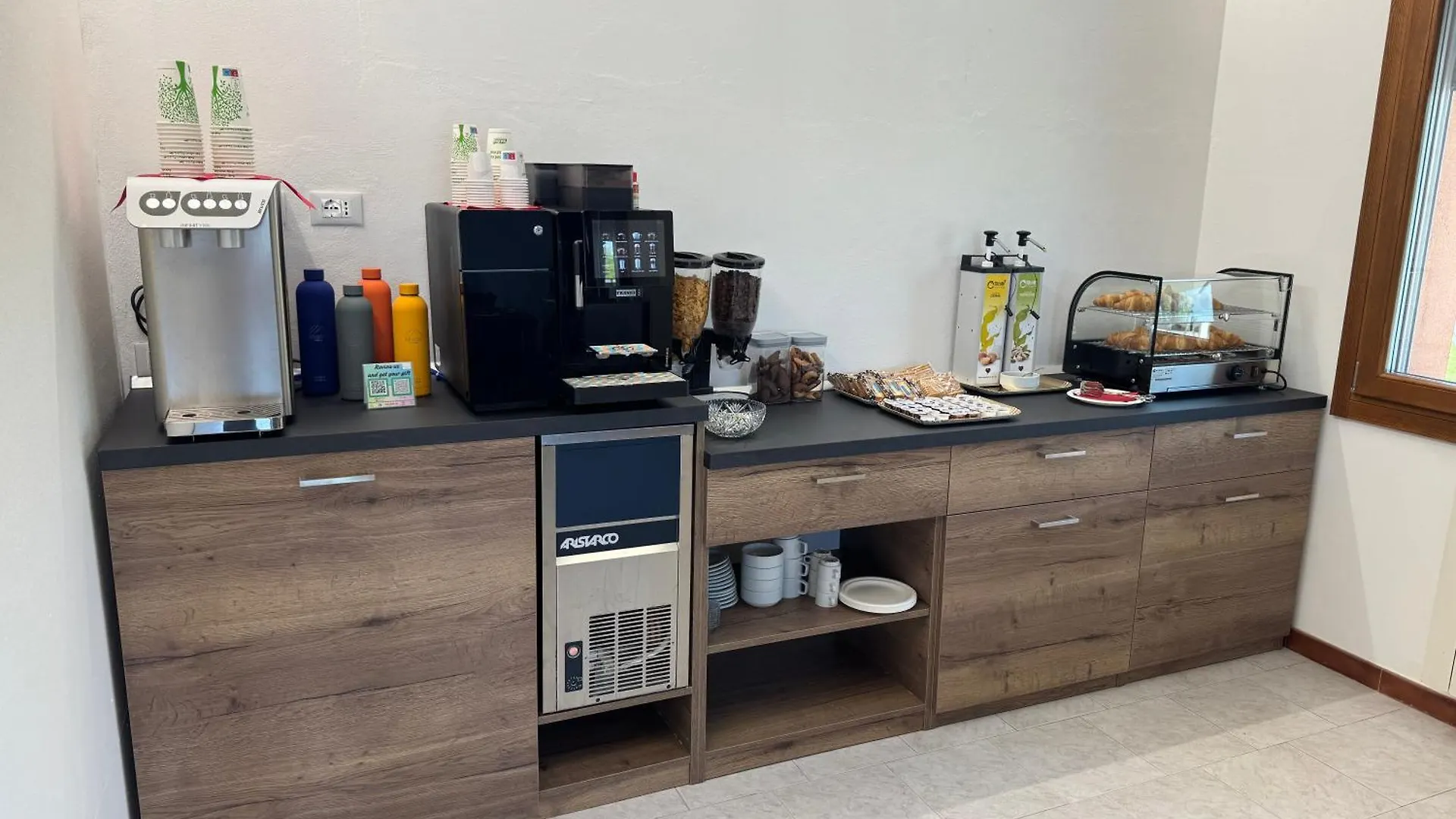 Adria Bnb 0*,  Italy
